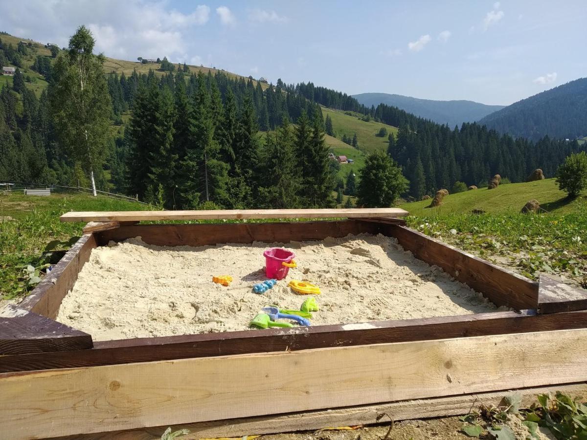 Вилла Пагорб Їжака / Hedgehog Hill Яблоница Экстерьер фото